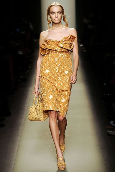 Look 28